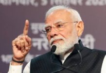 PM मोदी ने फिर साधा निशाना, ‘गोली देते ही बाहर आने लगे दिमागी नक्सल’